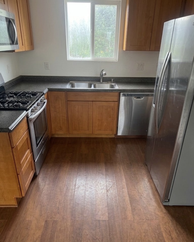 Kitchen before a full remodel by Big Build Construction